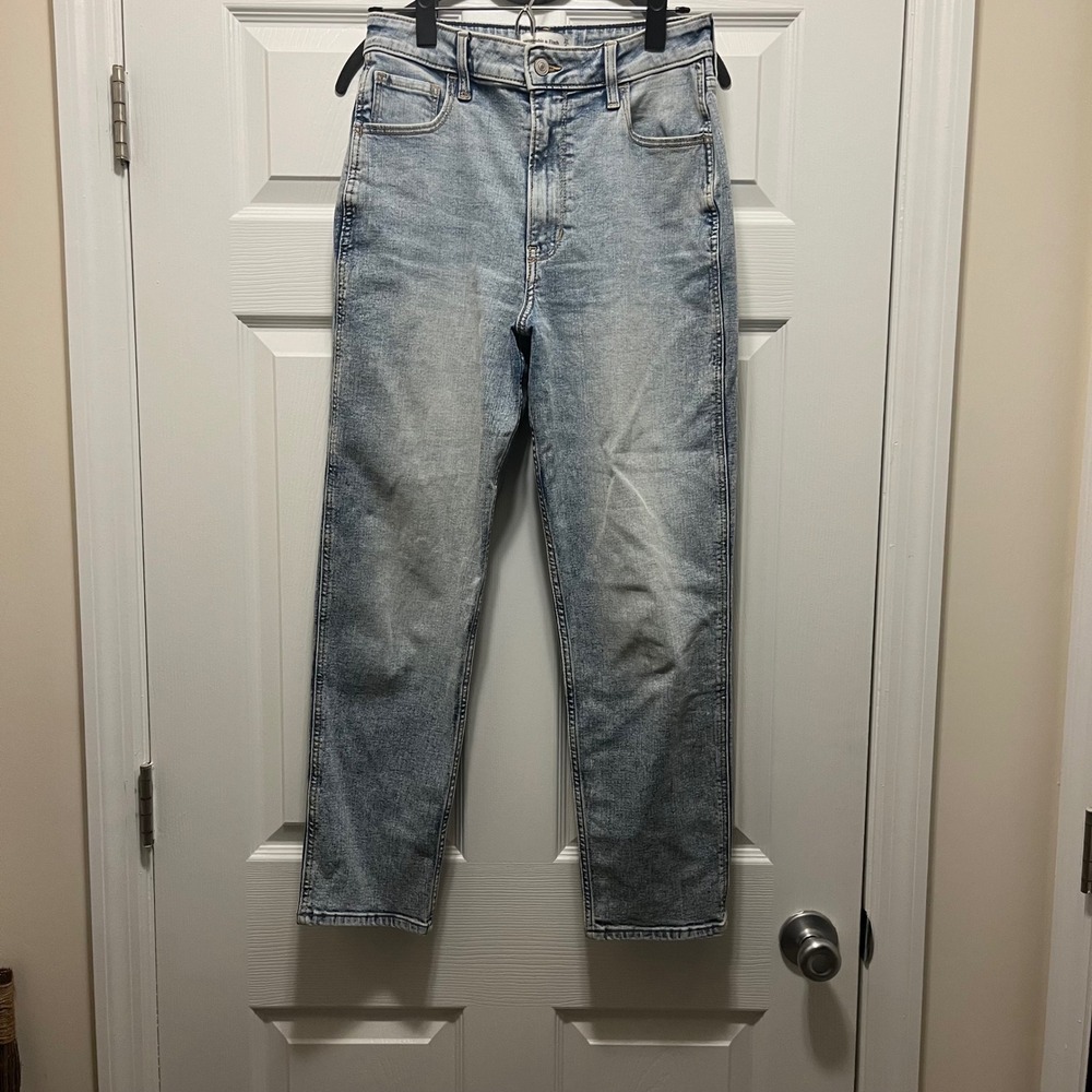 Abercrombie & Fitch The Mom High Rise Jeans Light Wash Blue Size 27‎ 4R Womens